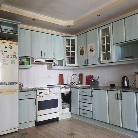 Хостел Оболонь Kyiv Exterior photo